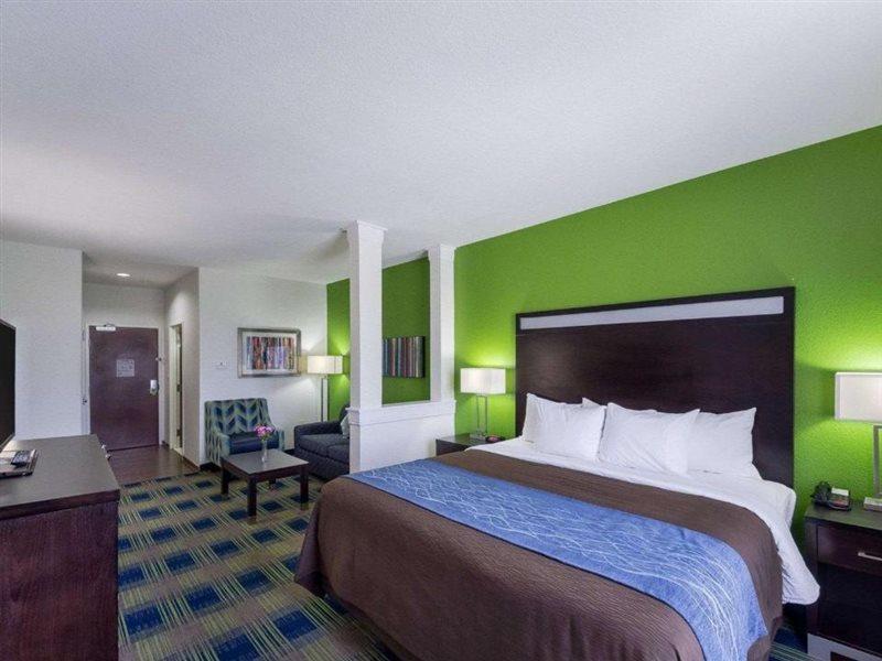 Comfort Inn & Suites Victoria North Bagian luar foto