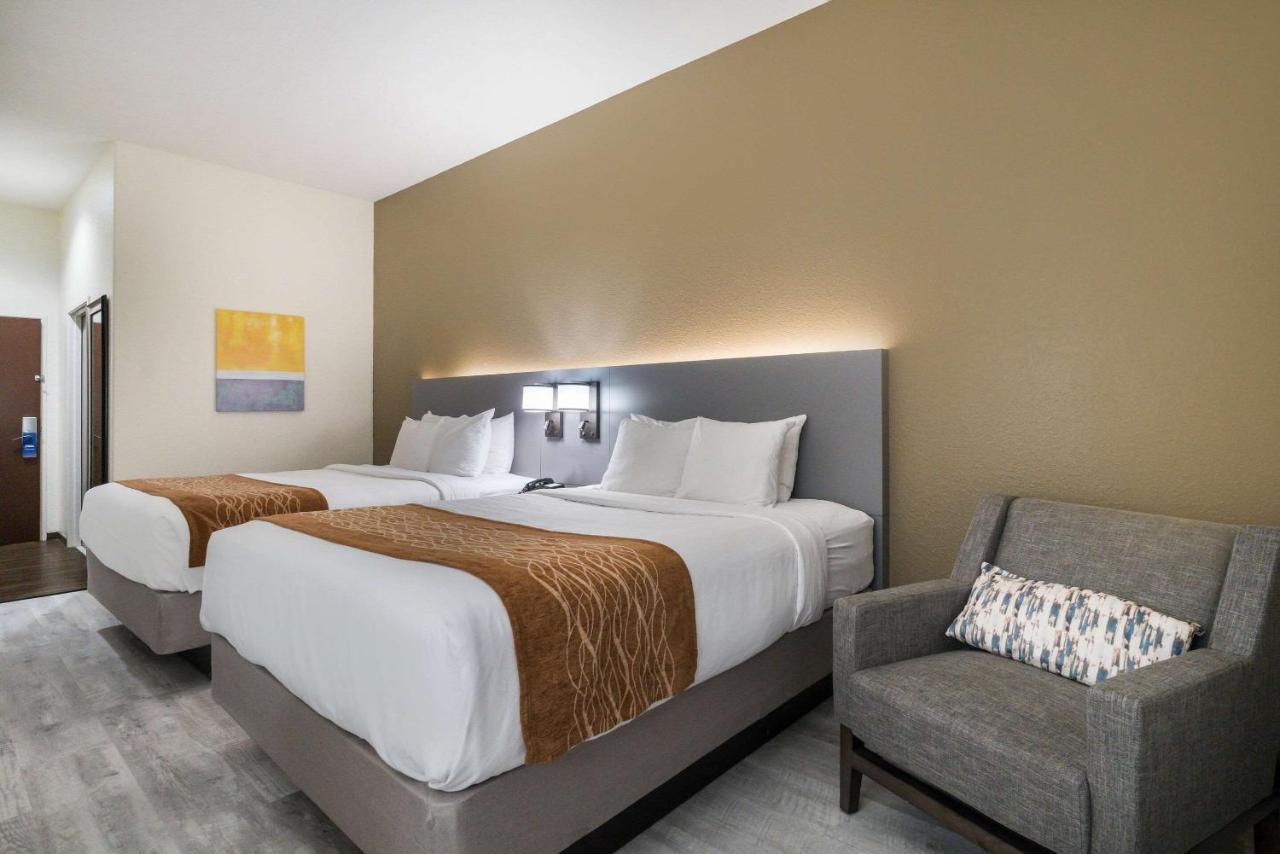 Comfort Inn & Suites Victoria North Bagian luar foto