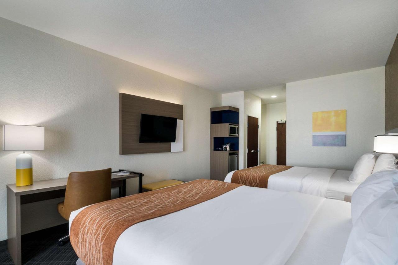 Comfort Inn & Suites Victoria North Bagian luar foto