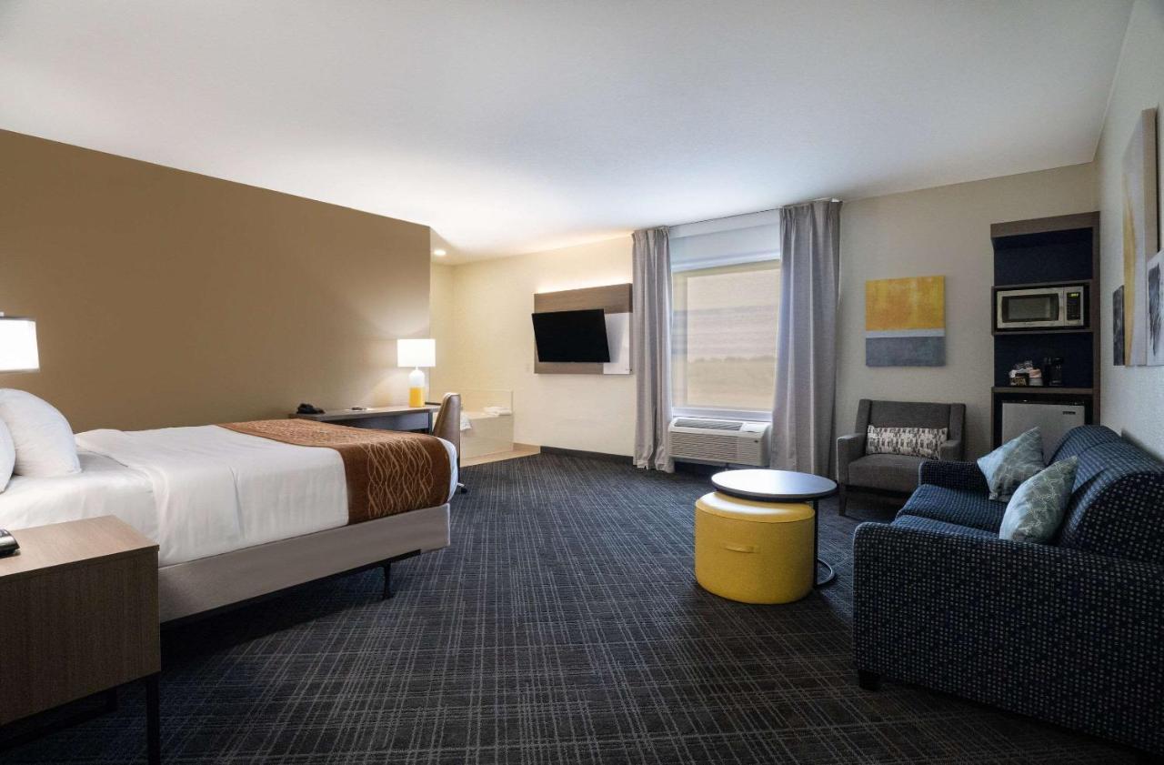 Comfort Inn & Suites Victoria North Bagian luar foto