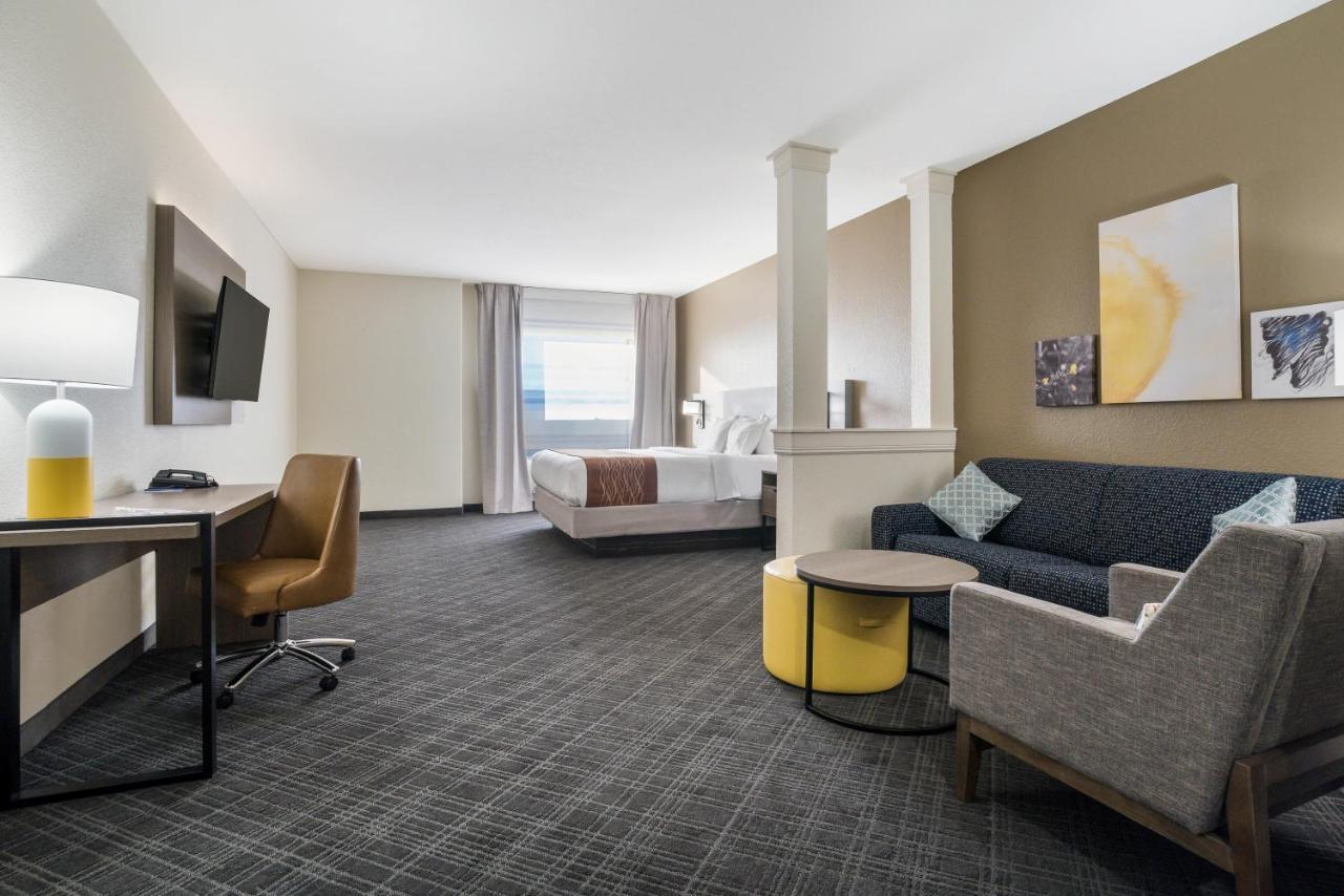 Comfort Inn & Suites Victoria North Bagian luar foto